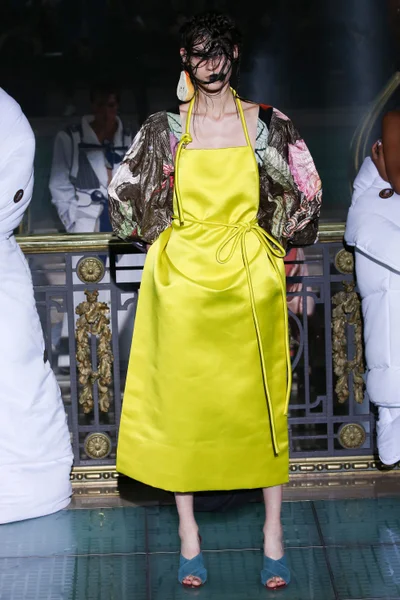 Look 61